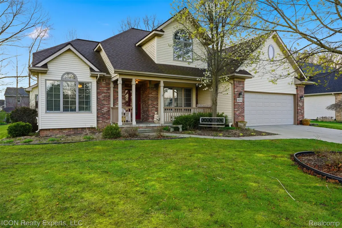 9211 Meadow Ridge, Grand Blanc, MI 48439 - #1