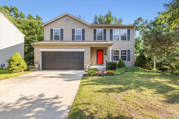153 Cascade Lane, Waterford, MI 48327