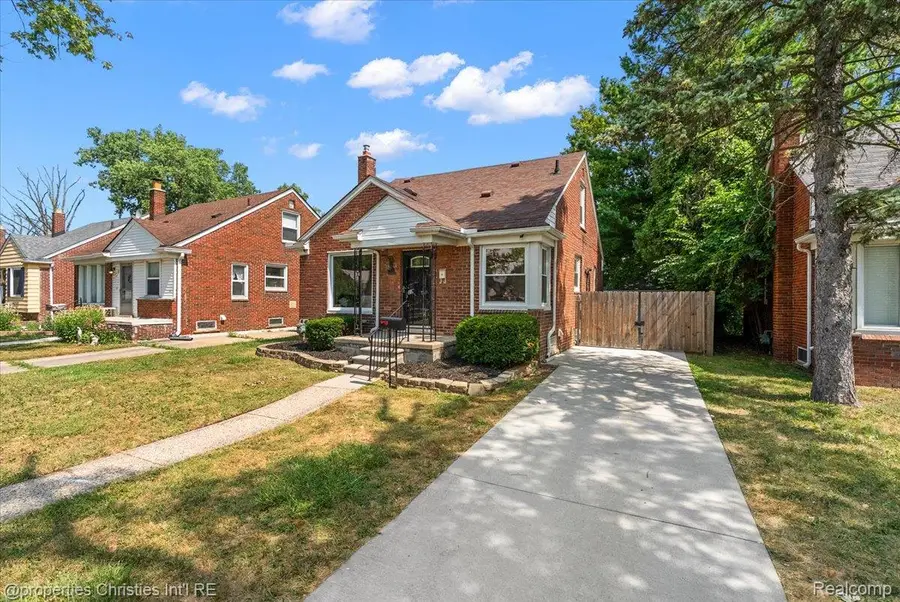 21711 Bournemouth Street, Harper Woods, MI 48225 - #3