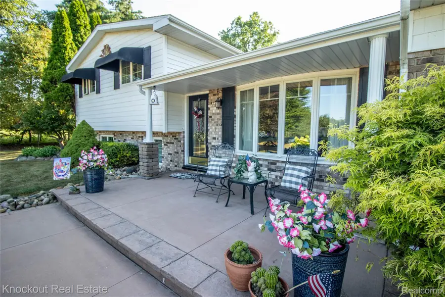 14720 Lincoln Road, Chesaning, MI 48616 - #2