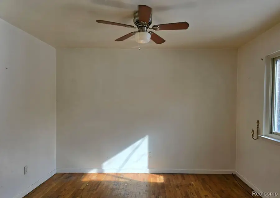 18251 Santa Ann Avenue, Lathrup Village, MI 48076 - #3