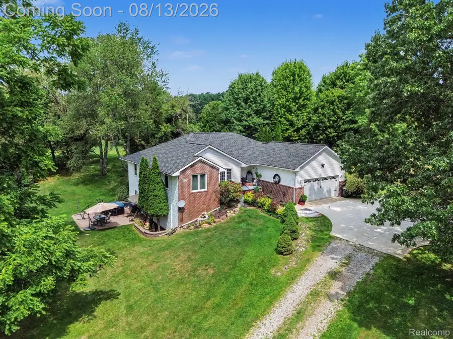 2575 County Farm Road, Howell, MI 48843 - #2