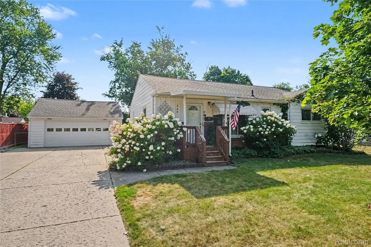 244 Ponchartrain Drive, Fenton, MI 48430 - #1