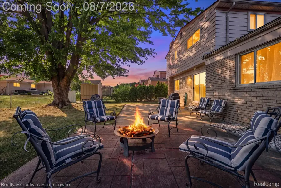 2986 Groves Drive, Sterling Heights, MI 48310 - #2