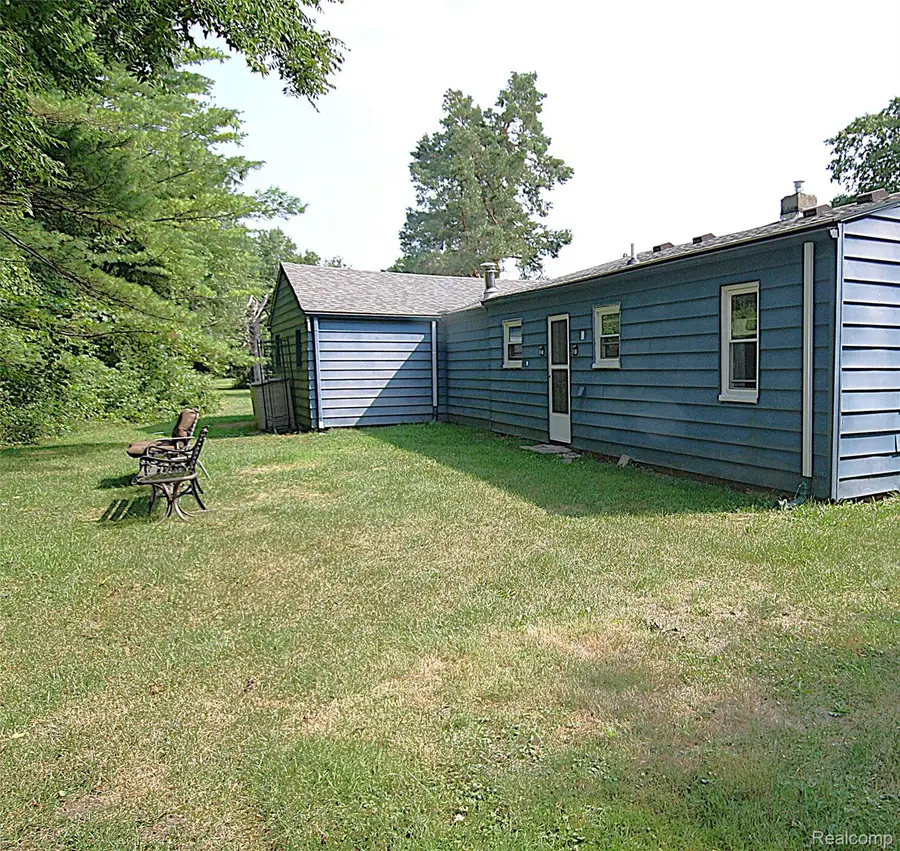 5349 E Carpenter Road, Flint, MI 48506 - #3