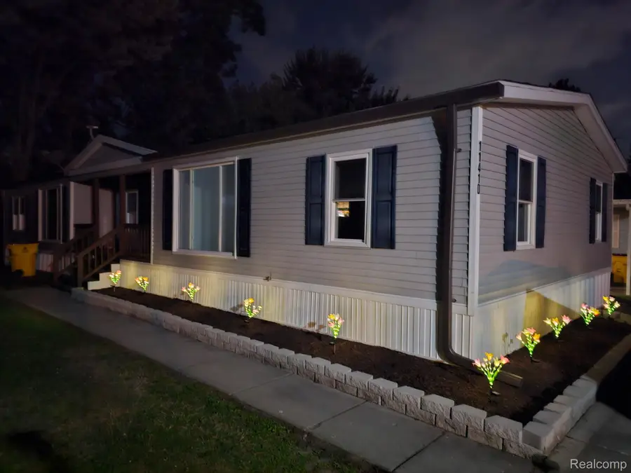 11410 N Lake Drive, Fenton, MI 48430 - #3