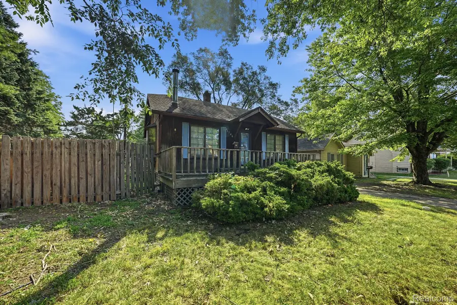 21946 Hayes Avenue, Eastpointe, MI 48021 - #2