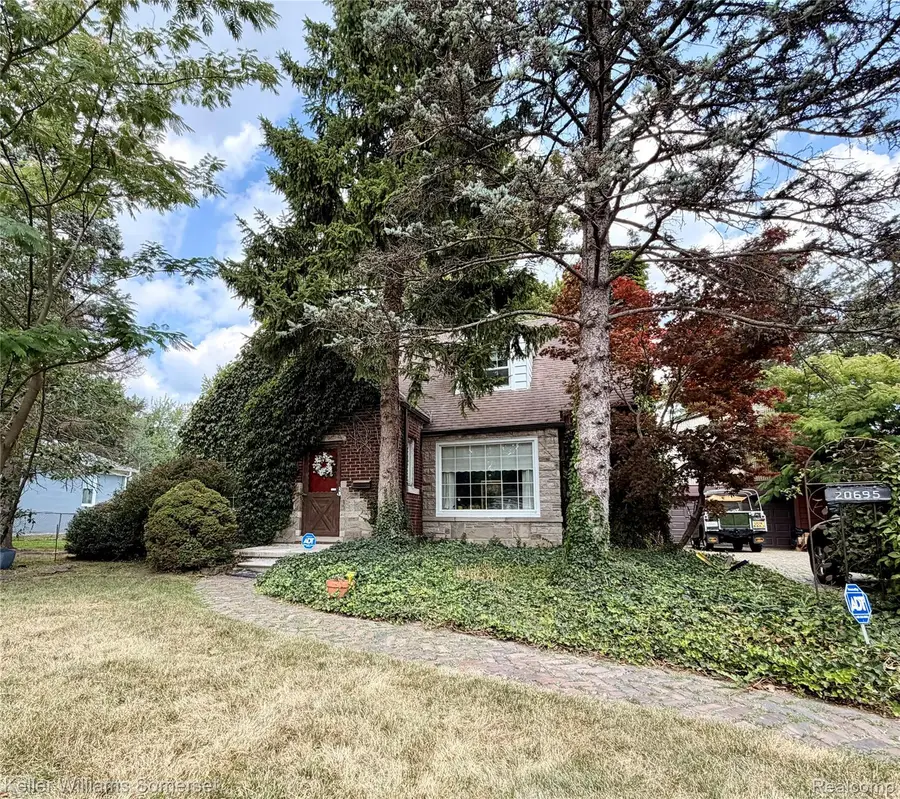 20695 Huntington Avenue, Harper Woods, MI 48225 - #3