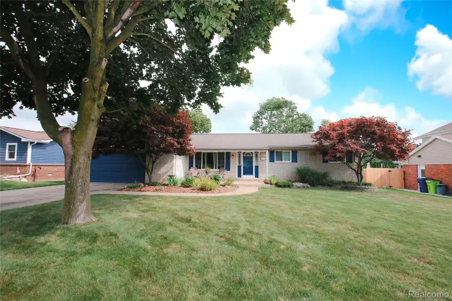 11429 S Crestline Drive, Washington, MI 48095 - #2