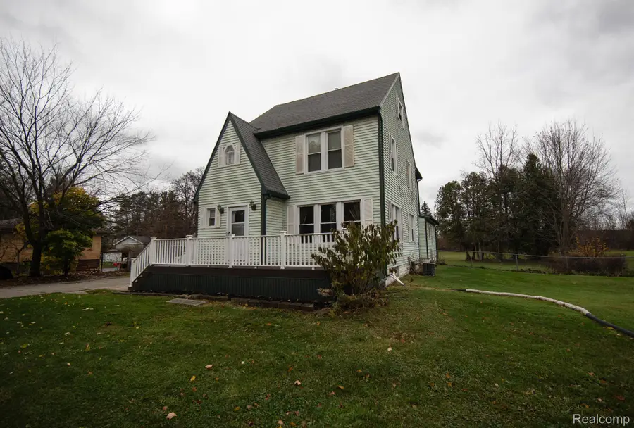4355 Lapeer Road, Burton, MI 48509 - #2
