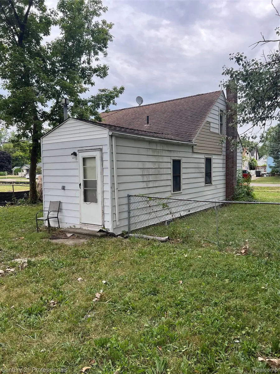 8070 Westpoint Street, Taylor, MI 48180 - #3