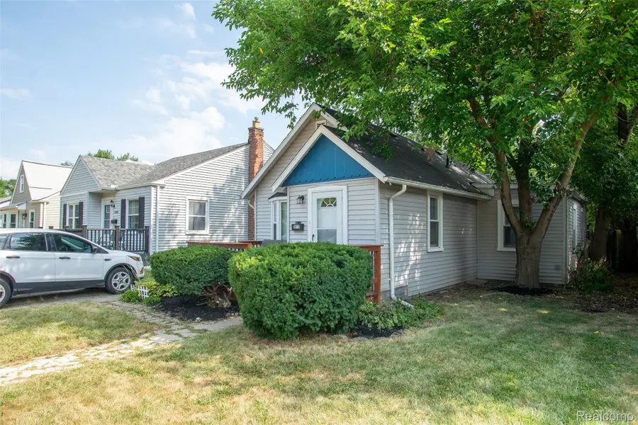 2814 Crooks Road, Royal Oak, MI 48073 - #2