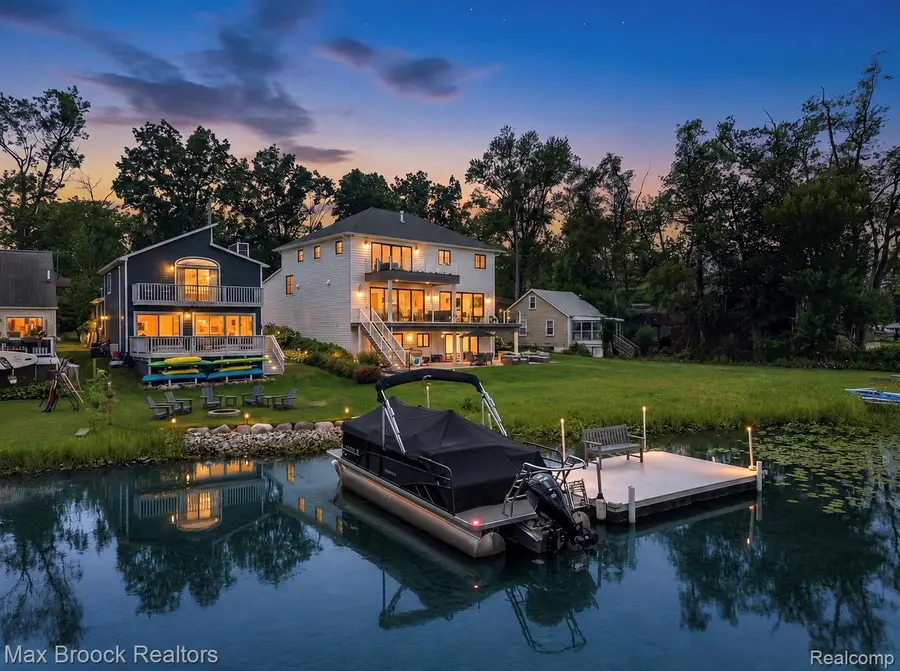 6896 Colony Drive, West Bloomfield, MI 48323 - #2