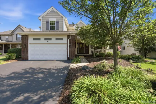 505 E Peninsula Court, Oxford, MI 48371