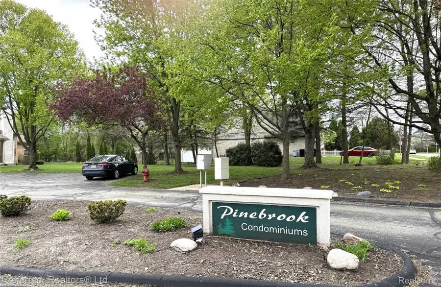 33377 Norfolk Street #3, Livonia, MI 48152 - #2