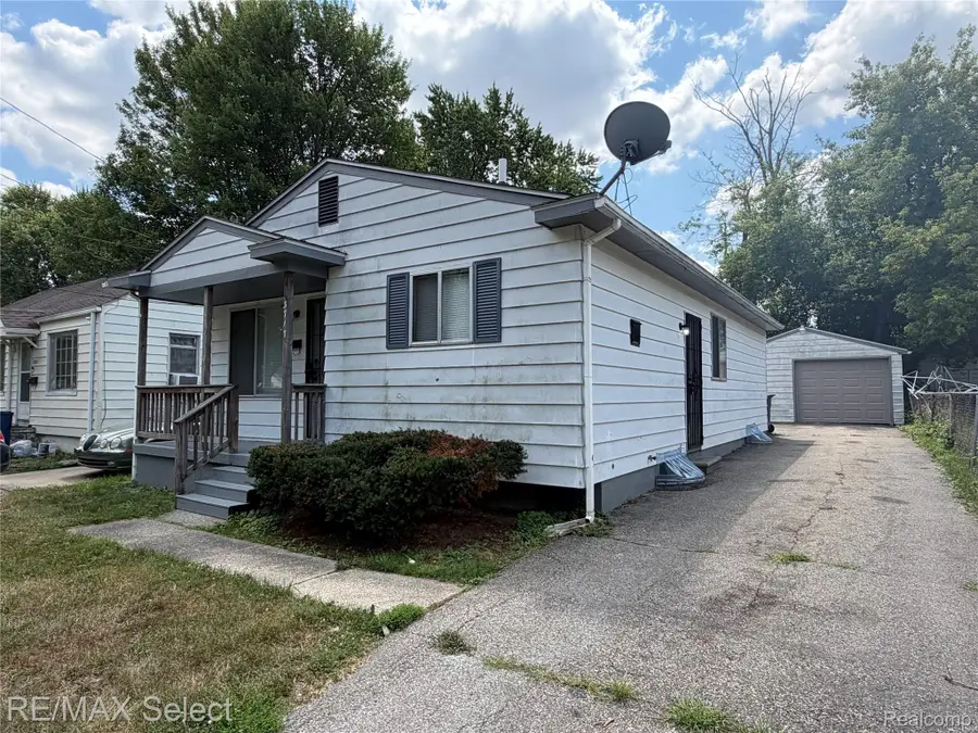 3717 Larchmont Street, Flint, MI 48532 - #2