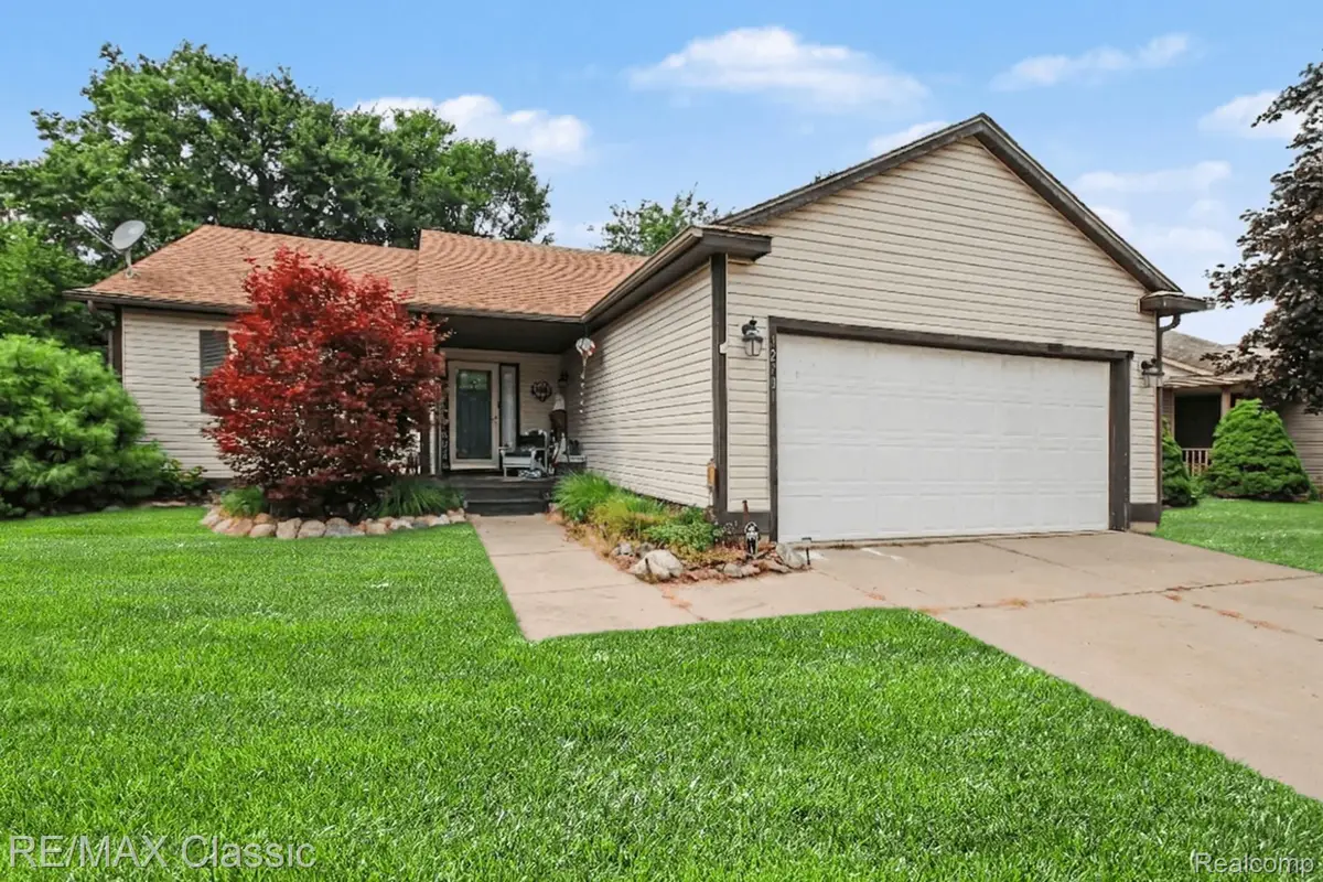 1270 Edgebrook Drive, Howell, MI 48843 - #1