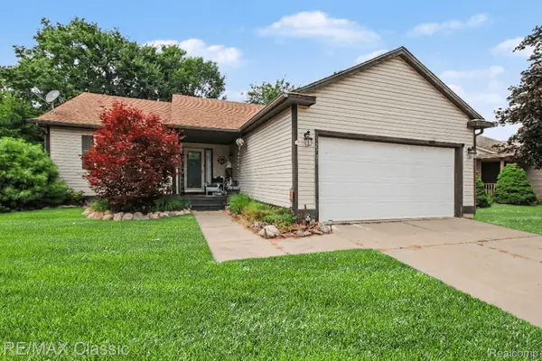 1270 Edgebrook Drive, Howell, MI 48843