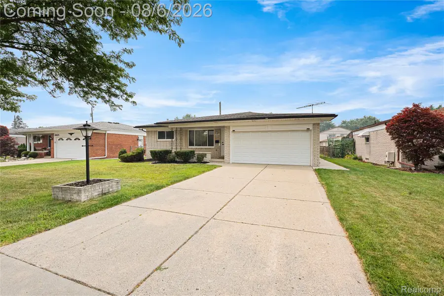 35203 Eden Park Drive, Sterling Heights, MI 48312 - #3