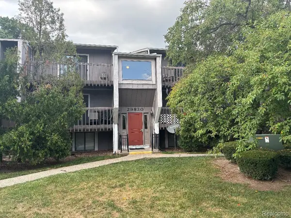 29830 W 12 Mile Road #312, FarmingtonHills, MI 48334