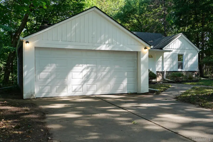 24300 Simmons Avenue, Southfield, MI 48033 - #2
