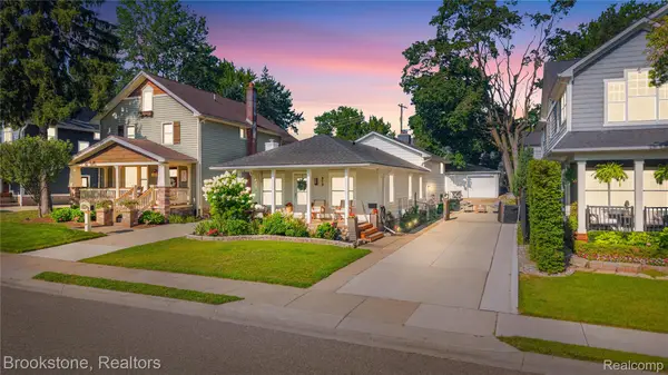 313 N Castell Avenue, Rochester, MI 48307