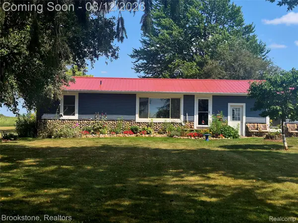 8426 Lake Pleasant Road, Clifford, MI 48727