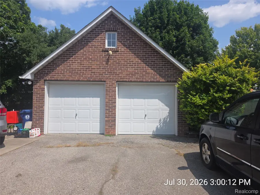 15940 Newburgh Road, Livonia, MI 48154 - #2