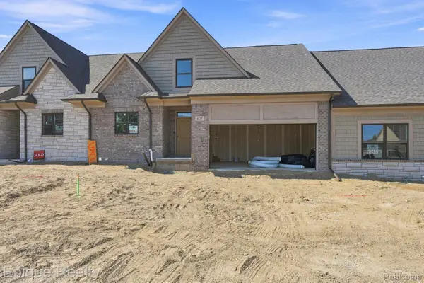 405 Cornerstone Drive #66, Oxford, MI 48371