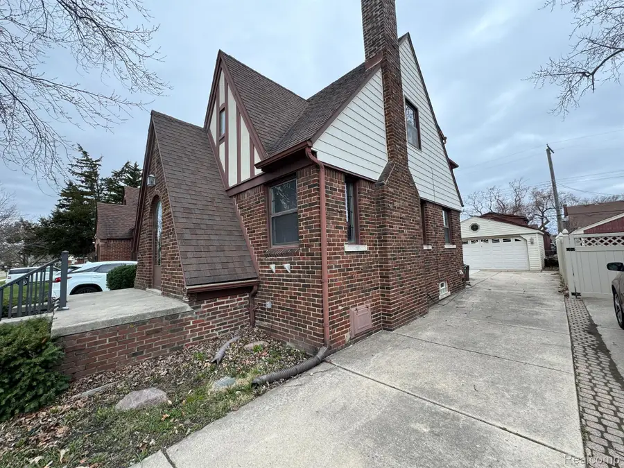 820 Winchester Avenue, Lincoln Park, MI 48146 - #3
