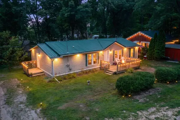 1325 Hillside Drive, Columbiaville, MI 48421