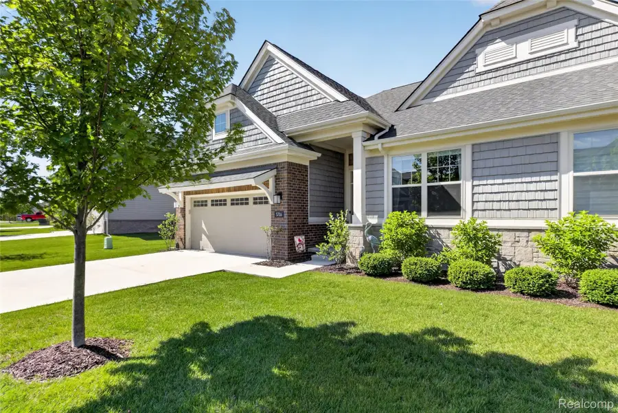 3716 Chatham Pl, Brighton, MI 48114 - #2