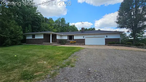 7966 Pettysville Road, Pinckney, MI 48169