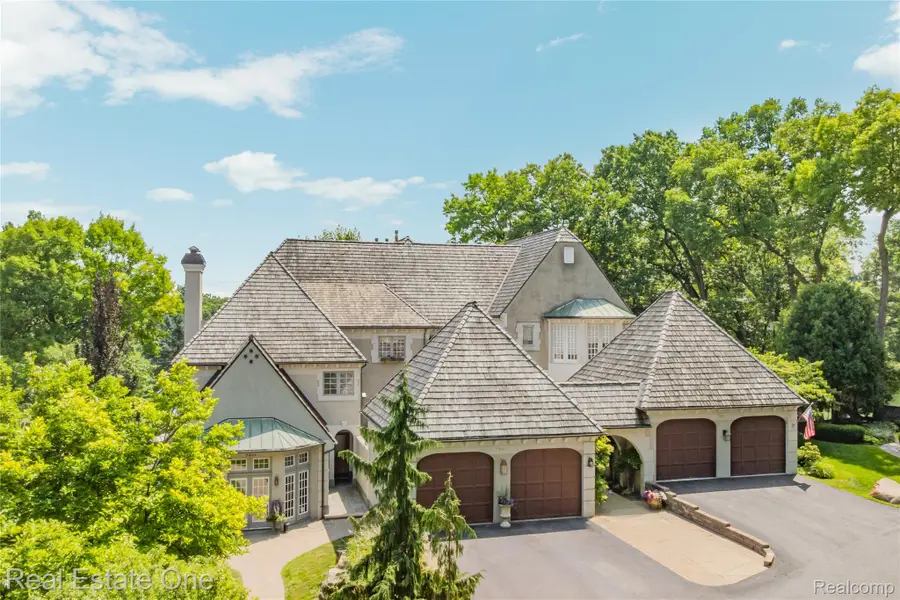 5443 Bristol Parke Drive, Clarkston, MI 48348 - #2