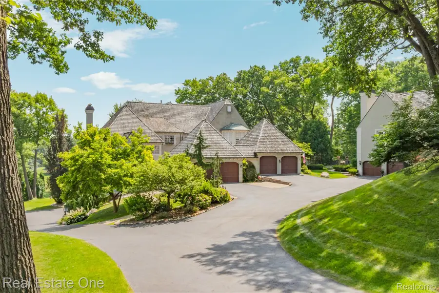 5443 Bristol Parke Drive, Clarkston, MI 48348 - #3