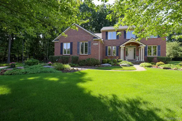 3531 Stoneridge Court, CommerceTwp, MI 48382