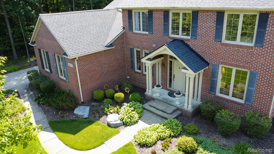 3531 Stoneridge Court, Commerce Township, MI 48382 - #2