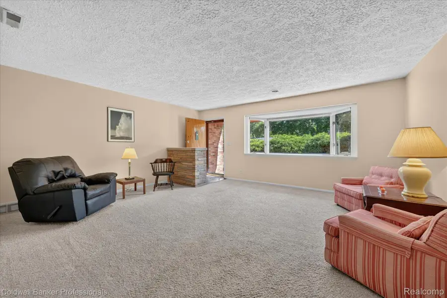 2499 Lafay Drive, West Bloomfield, MI 48324 - #2