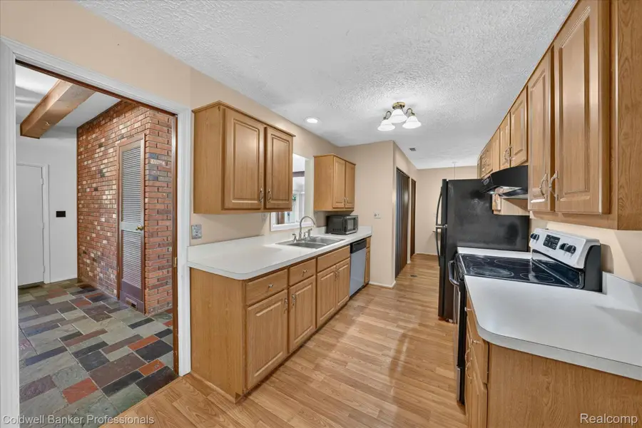 2499 Lafay Drive, West Bloomfield, MI 48324 - #3