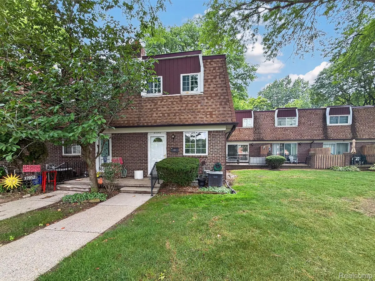 37050 W Aragona Drive W #23, Clinton Township, MI 48036 - #1
