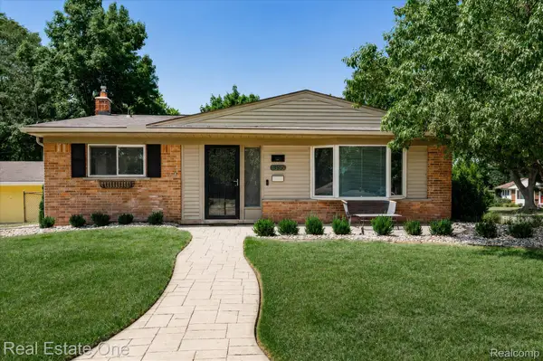 1355 N Oak Street, Rochester, MI 48307