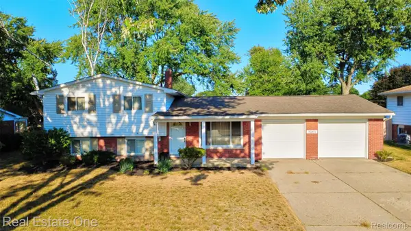5964 Strathdon Way, Waterford, MI 48327