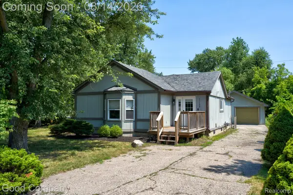 21198 Cass Street, Farmington, MI 48335