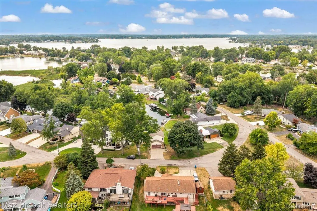 1025 Otter Avenue, Waterford, MI 48328 - #1