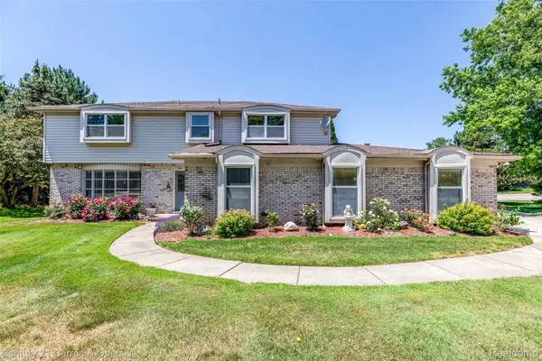 31259 Applewood Lane, Farmington, MI 48331