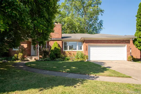2731 Crooks Road, RoyalOak, MI 48073