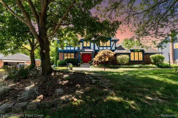 22577 Shadowglen Drive, FarmingtonHills, MI 48335