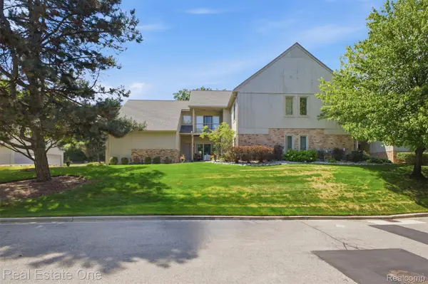29363 Laurel Drive, Farmington, MI 48331