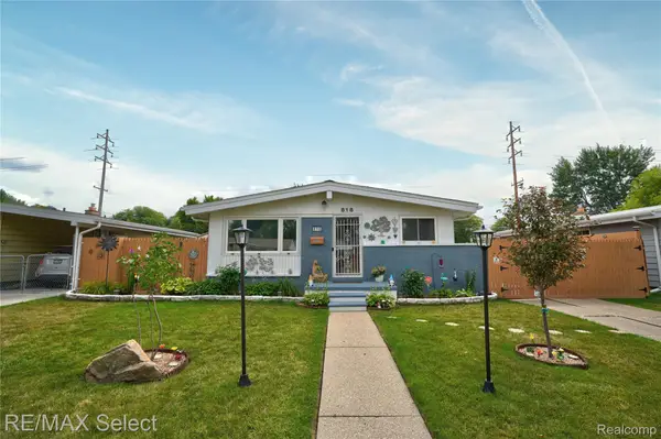 818 Mckeighan Avenue, Flint, MI 48507