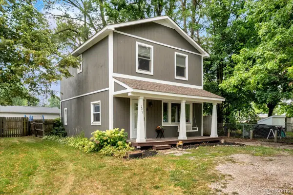 227 Schick Drive, LakeOrion, MI 48362